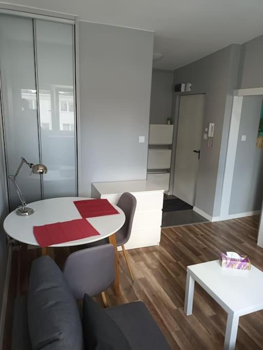 Apartament Zlota 60- ワルシャワ エクステリア 写真